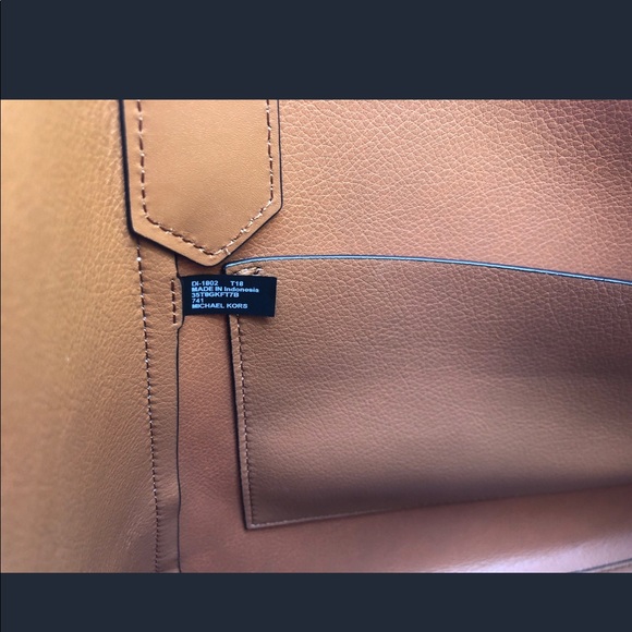 💕💕NWT Michael Kors Large Bonded Top Zip Tote - Picture 8 of 8